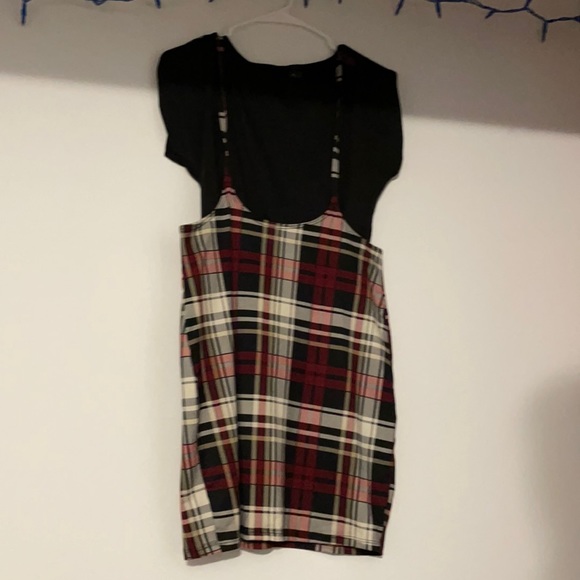 SUPER TRENDY DRESS - Picture 2 of 4